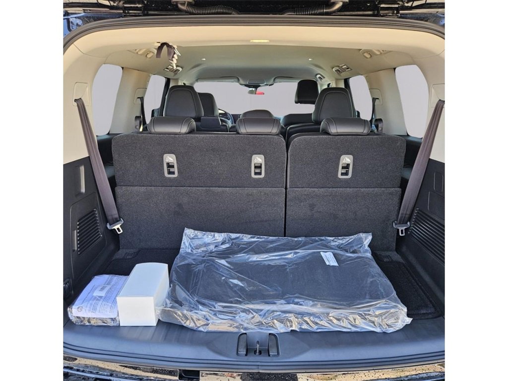 New 2026 Nissan Armada SV image 18