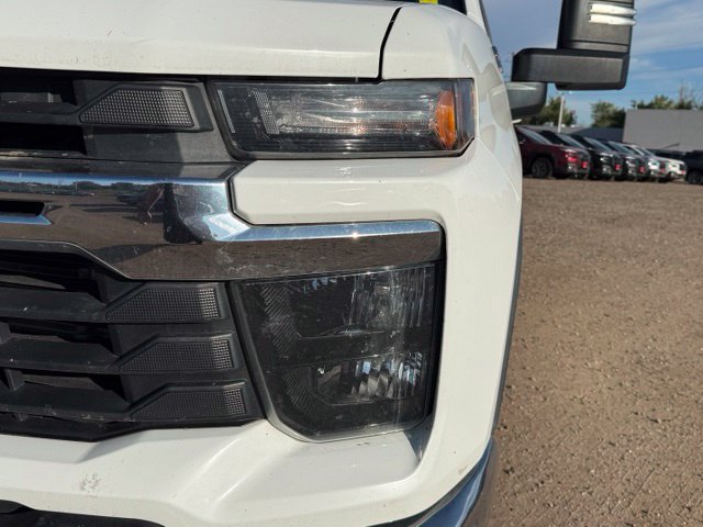 Used 2024 Chevrolet Silverado 2500 LT AWD/4WD image 10