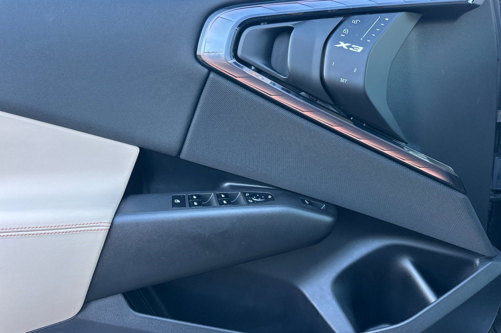 Used 2025 BMW X3 xDrive30i w/ Premium Package image 12