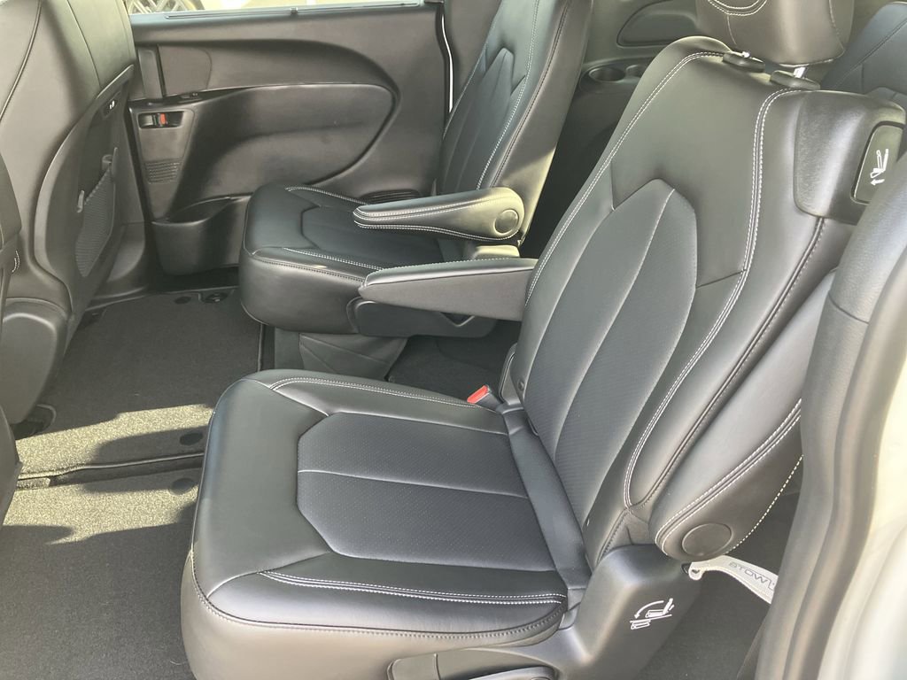 New 2026 Chrysler Pacifica Select image 27