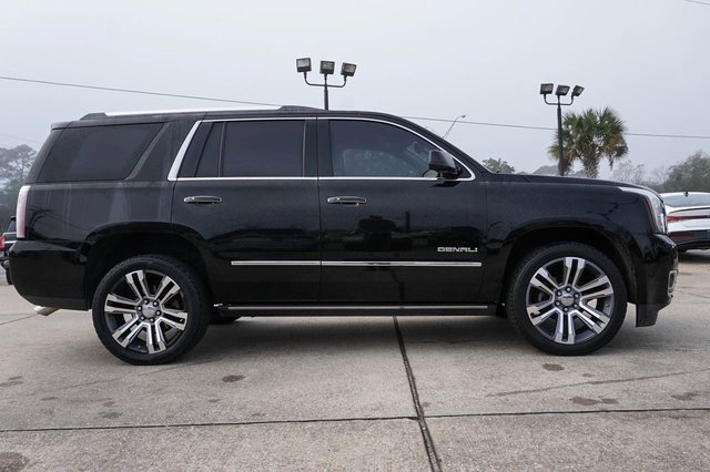 Used 2017 GMC Yukon Denali image 3