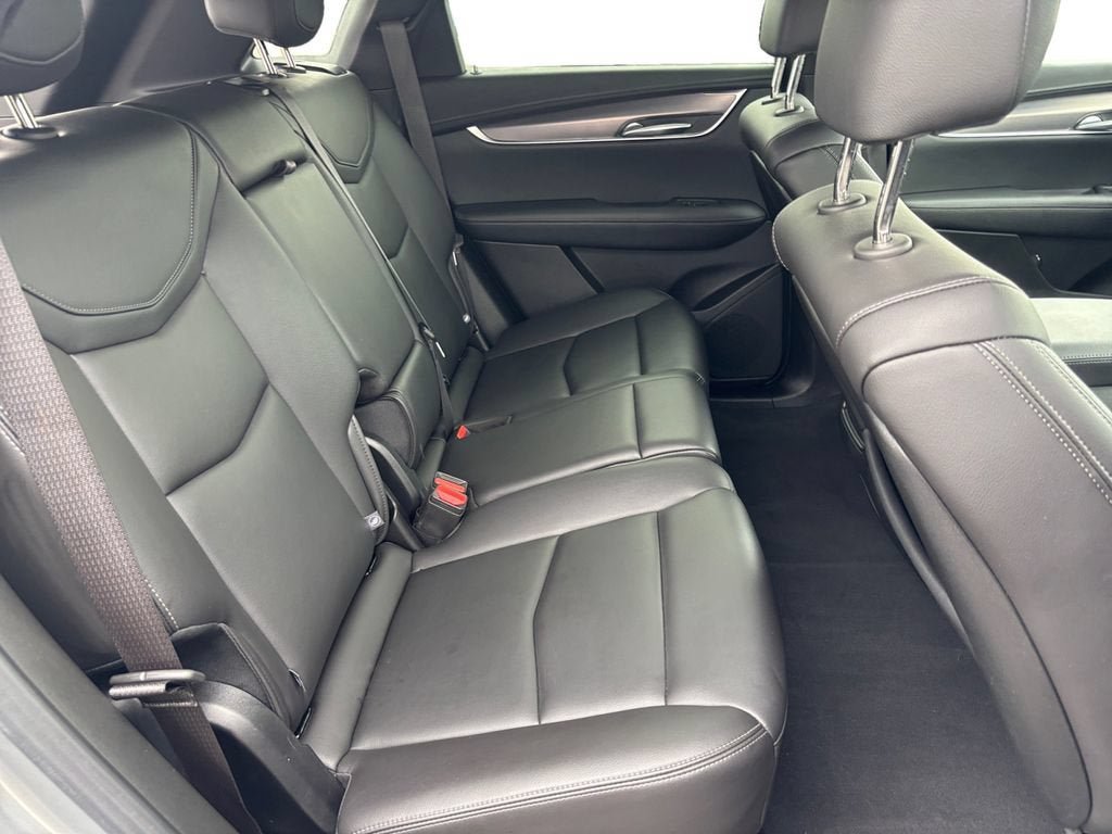 Certified 2024 Cadillac XT5 Luxury FWD image 18