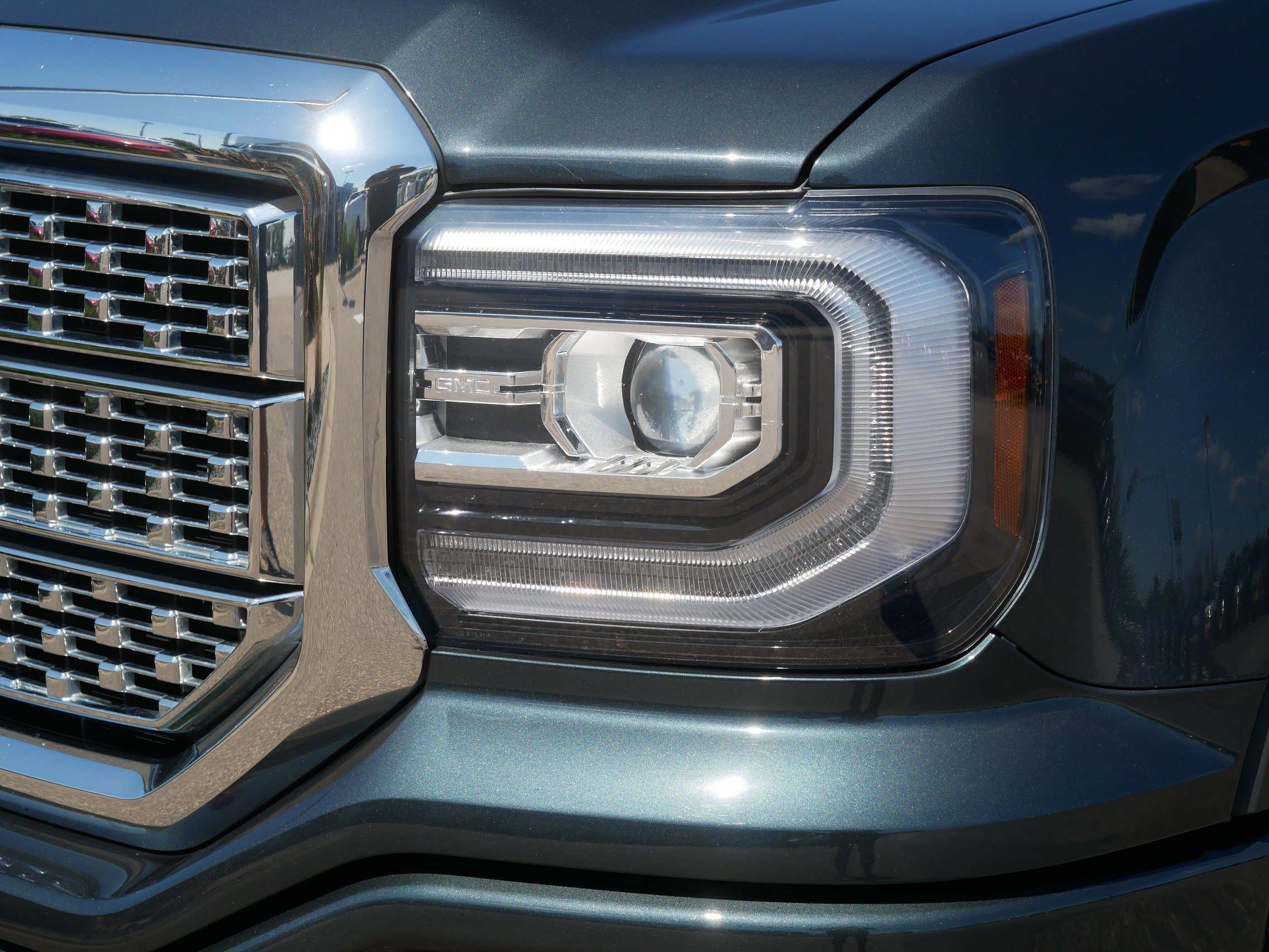 Used 2018 GMC Sierra 1500 Denali w/ Denali Ultimate Package AWD/4WD image 16