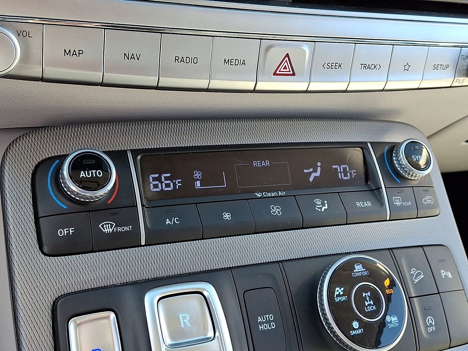 Used 2021 Hyundai Palisade SEL w/ Premium Package image 17