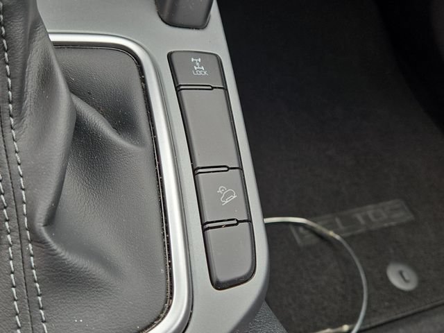 Used 2023 Kia Seltos LX AWD/4WD image 16