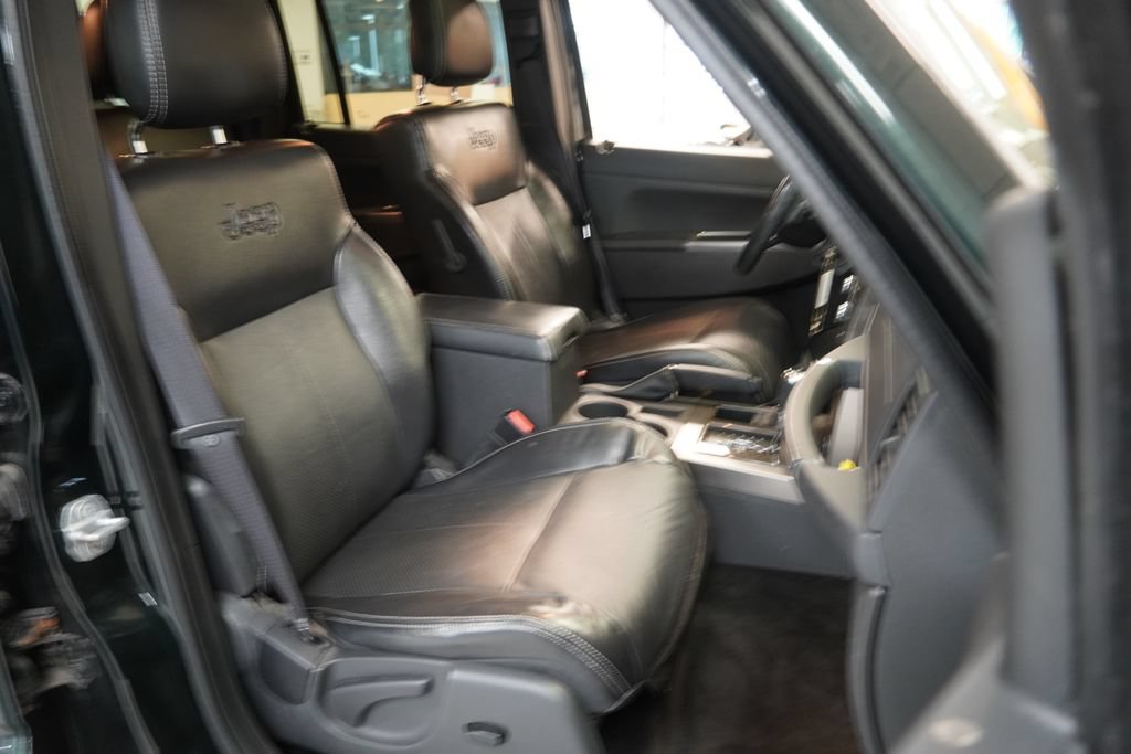 Used 2012 Jeep Liberty Limited Jet w/ Comfort/Convenience Group AWD/4WD image 34