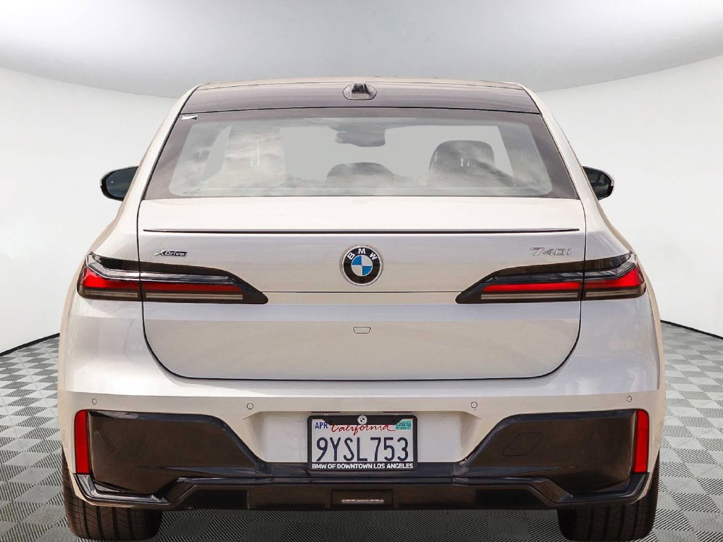 Used 2026 BMW 740i xDrive AWD/4WD image 5