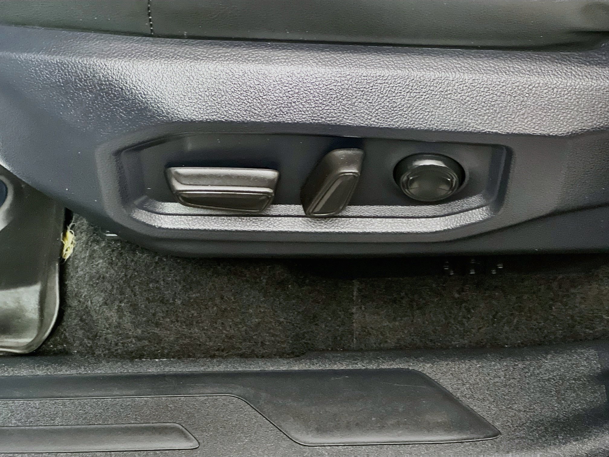 Used 2025 Toyota Sequoia Limited AWD/4WD image 15