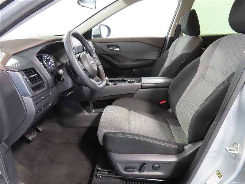 Used 2023 Nissan Rogue SV AWD/4WD image 16