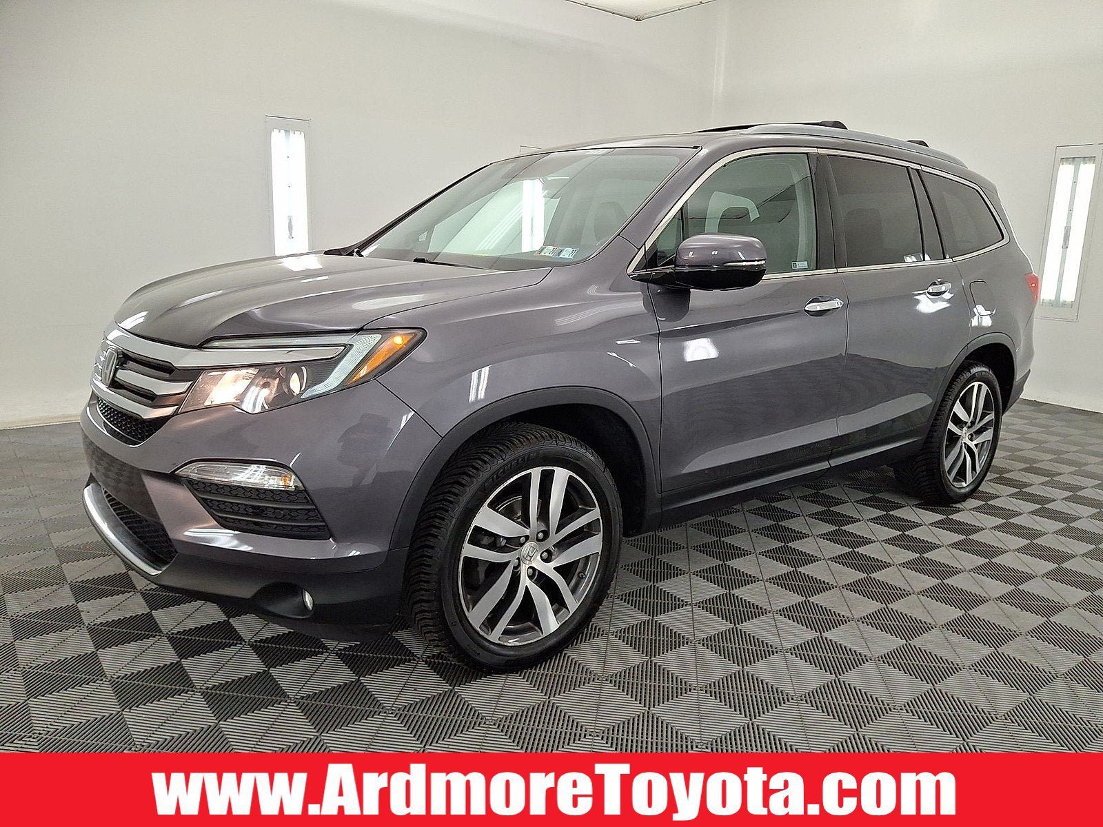 Used 2018 Honda Pilot Touring video 1