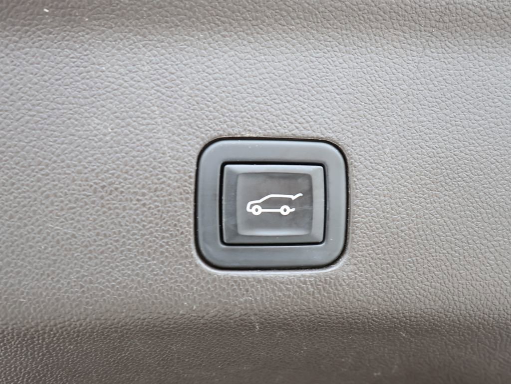 Used 2023 GMC Yukon SLT w/ SLT Premium Package AWD/4WD image 36