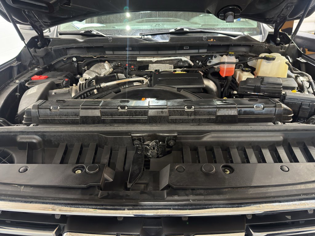 Used 2021 GMC Sierra 3500 SLT w/ SLT Preferred Package image 39