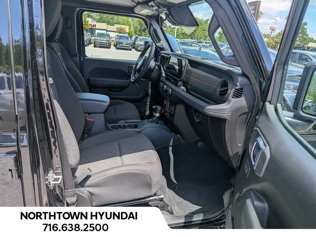 Used 2026 Jeep Gladiator Mojave AWD/4WD image 35