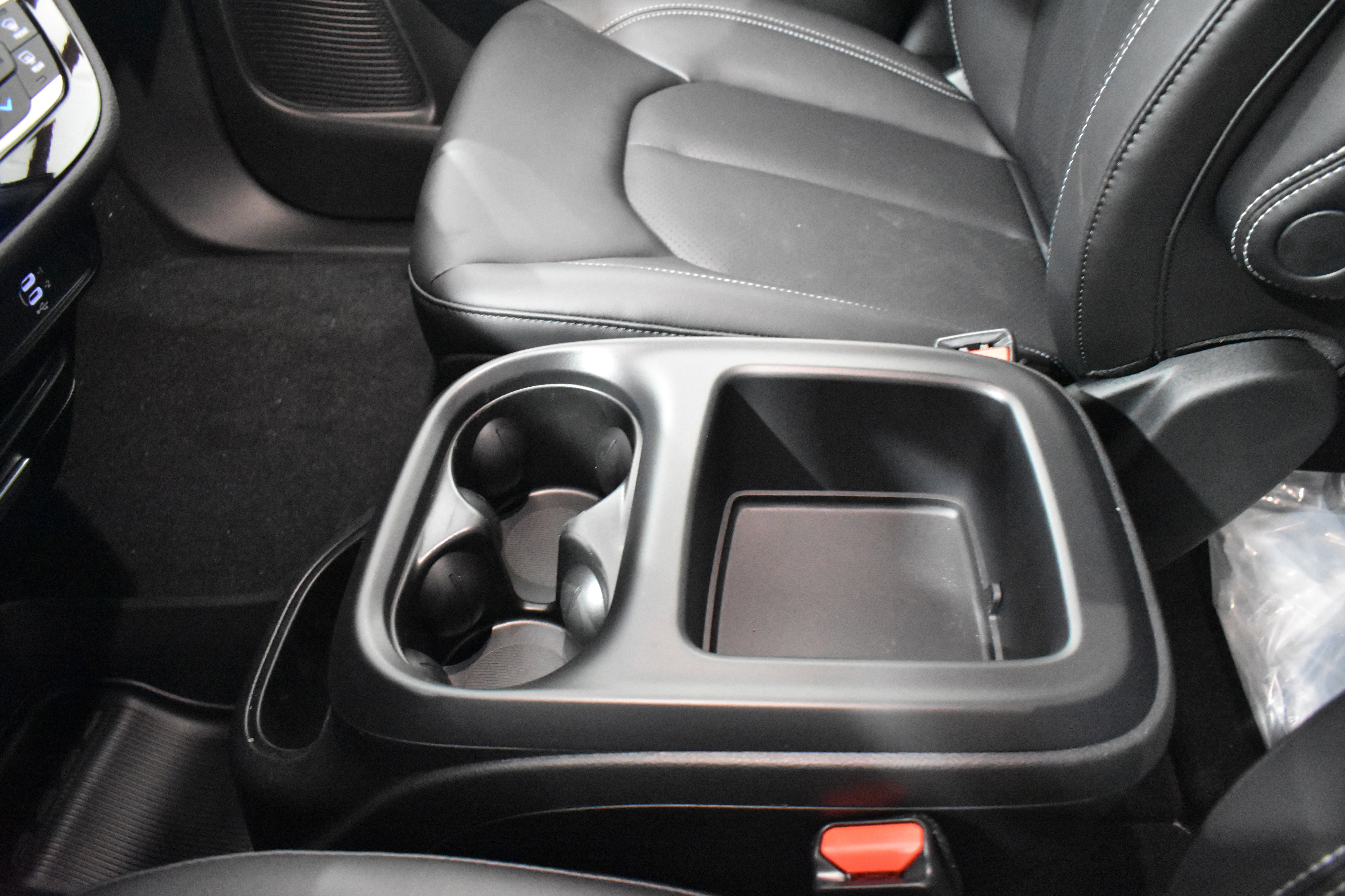 New 2026 Chrysler Pacifica Select FWD image 22