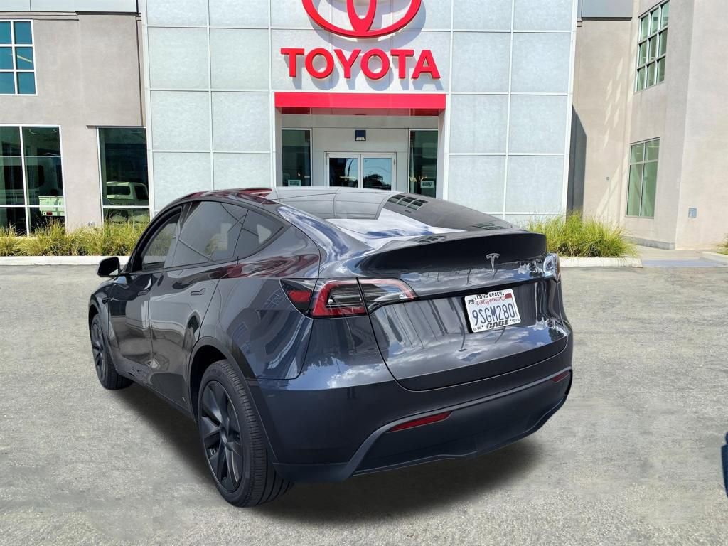 Used 2025 Tesla Model Y Long Range RWD image 5