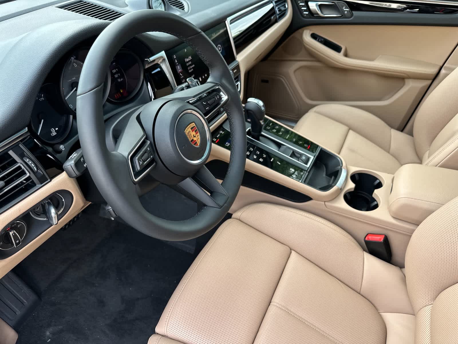New 2026 Porsche Macan S AWD/4WD image 4