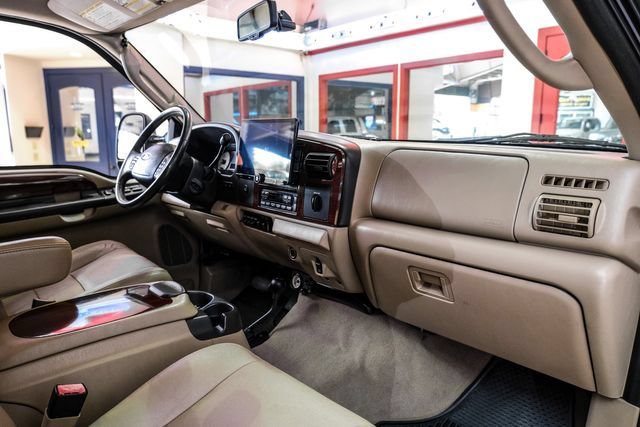 Used 2007 Ford F550 4x4 Crew Cab Super Duty image 13