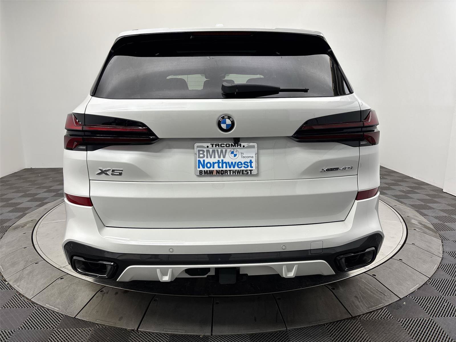 New 2026 BMW X5 xDrive40i w/ M Sport Package AWD/4WD image 15