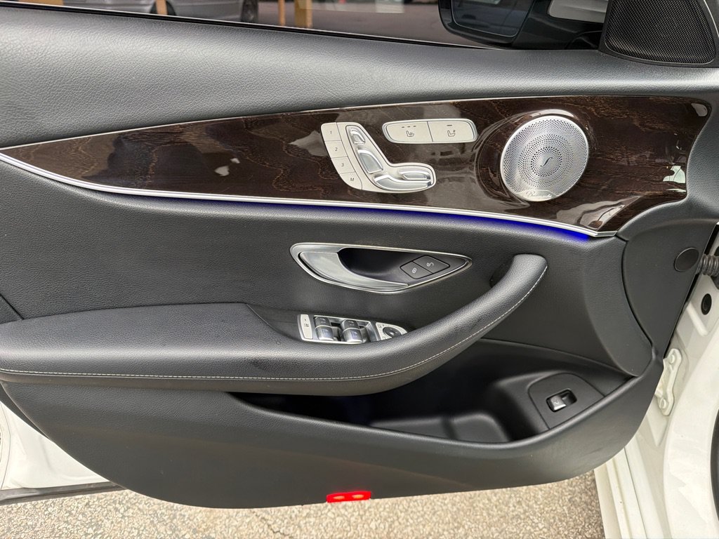 Used 2017 Mercedes-Benz E 300 4MATIC image 30