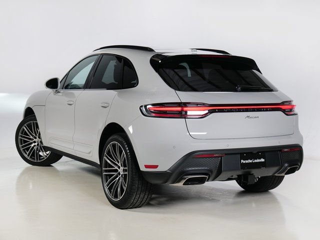 Certified 2026 Porsche Macan AWD/4WD image 3