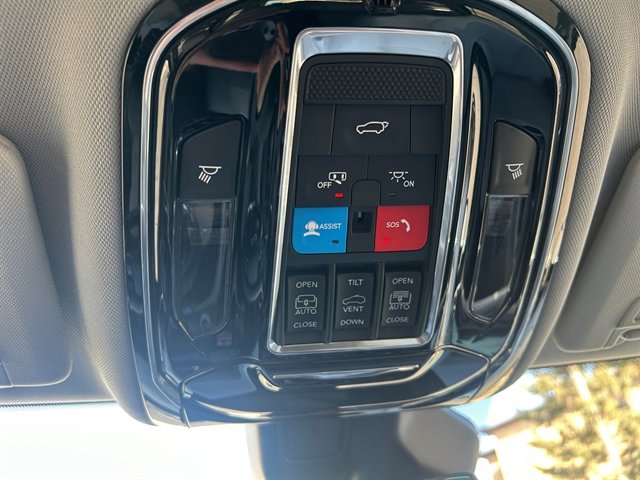 Used 2023 Jeep Grand Cherokee L Overland w/ Luxury Tech Group IV image 31