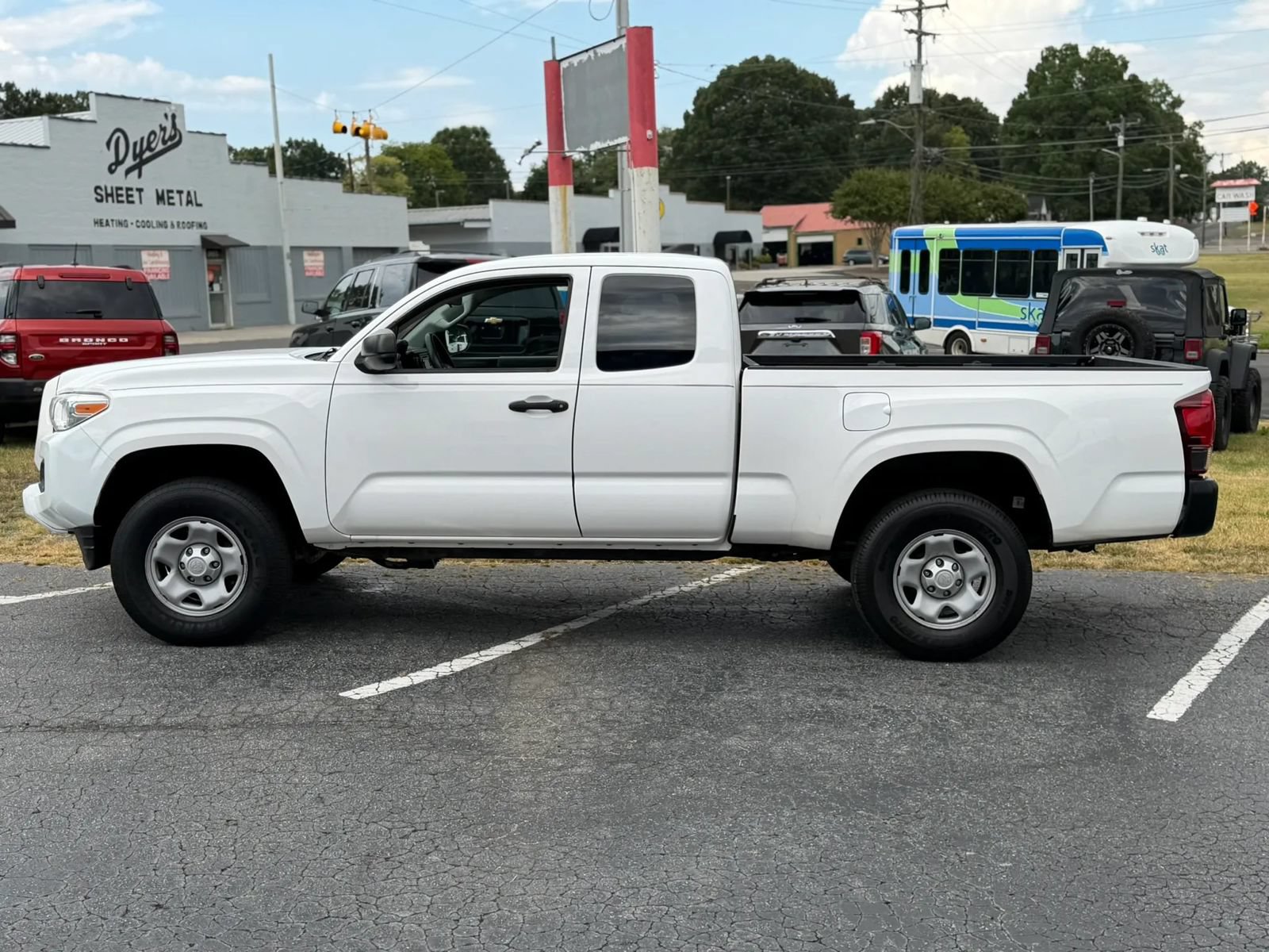 Used 2019 Toyota Tacoma SR AWD/4WD image 8