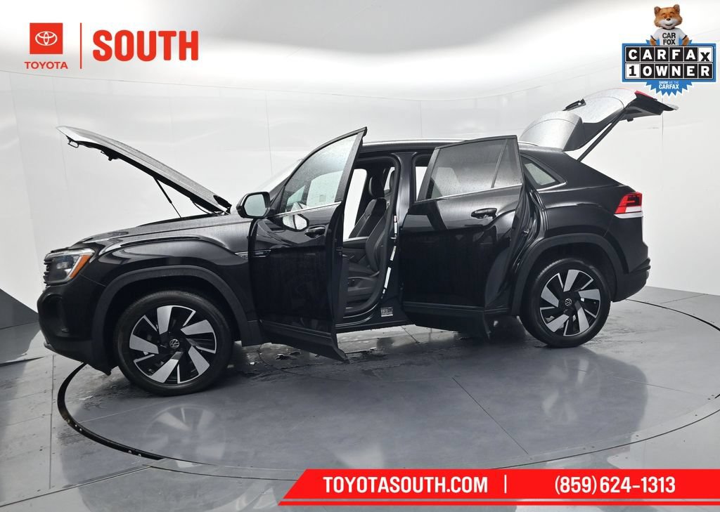 Used 2024 Volkswagen Atlas Cross Sport SE FWD image 65