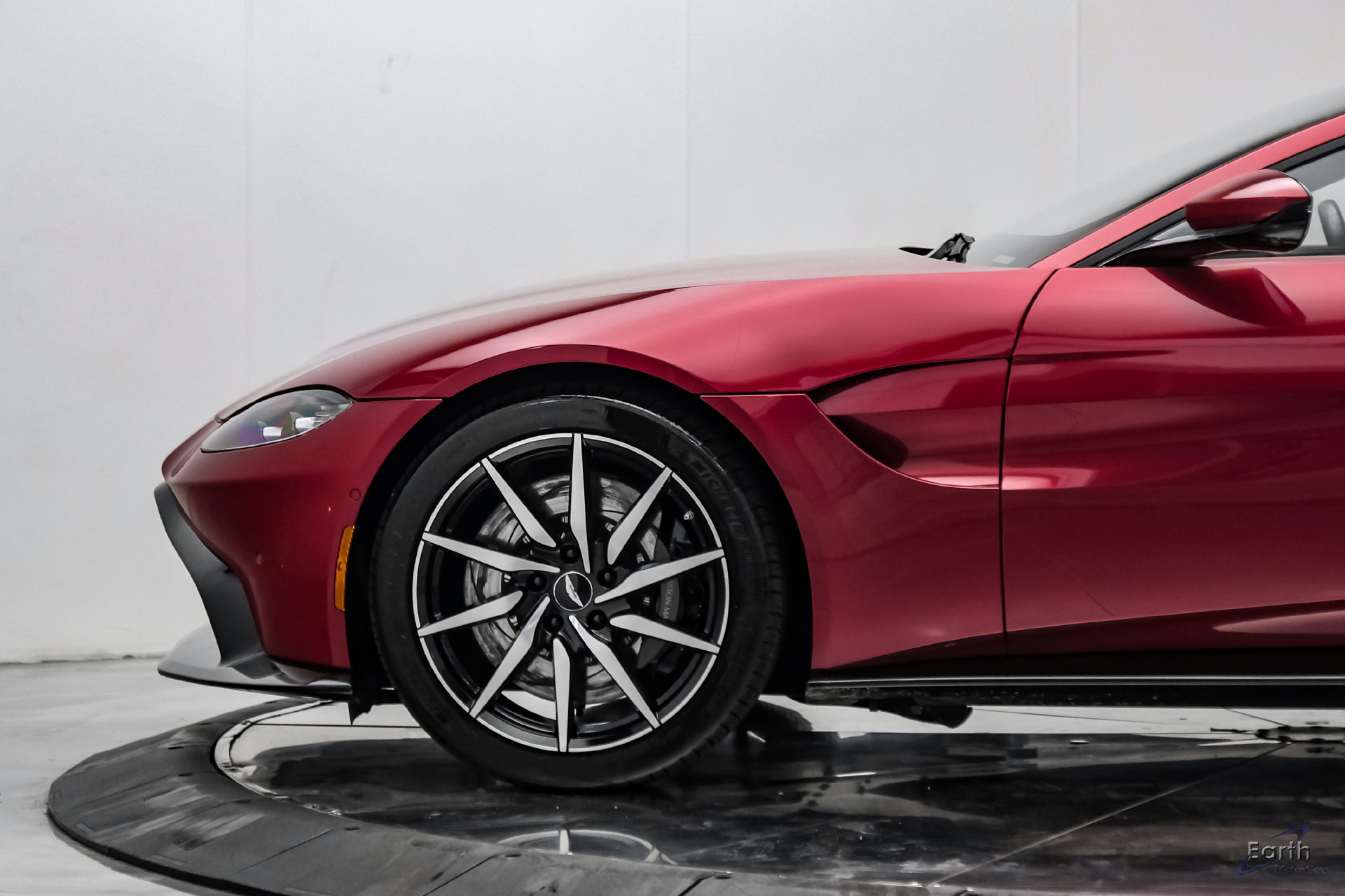 Used 2019 Aston Martin V8 Vantage Coupe RWD image 10