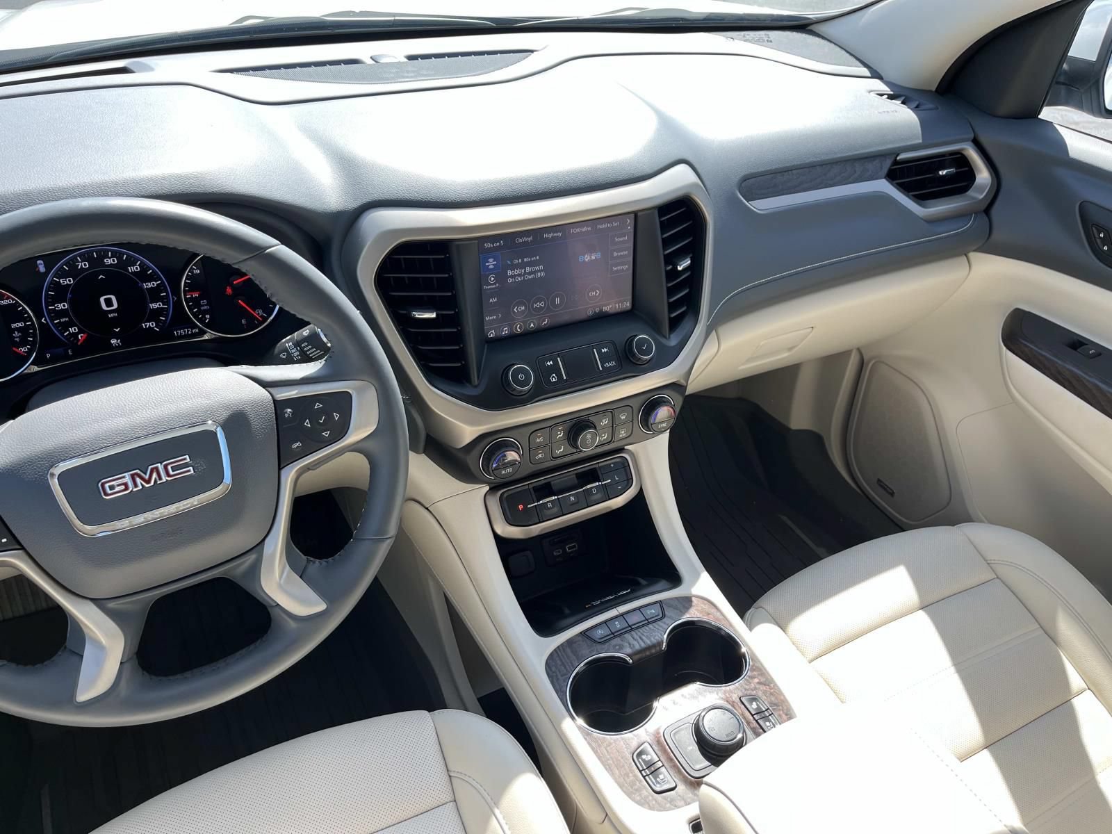 Used 2021 GMC Acadia Denali w/ Denali Ultimate Package AWD/4WD image 13