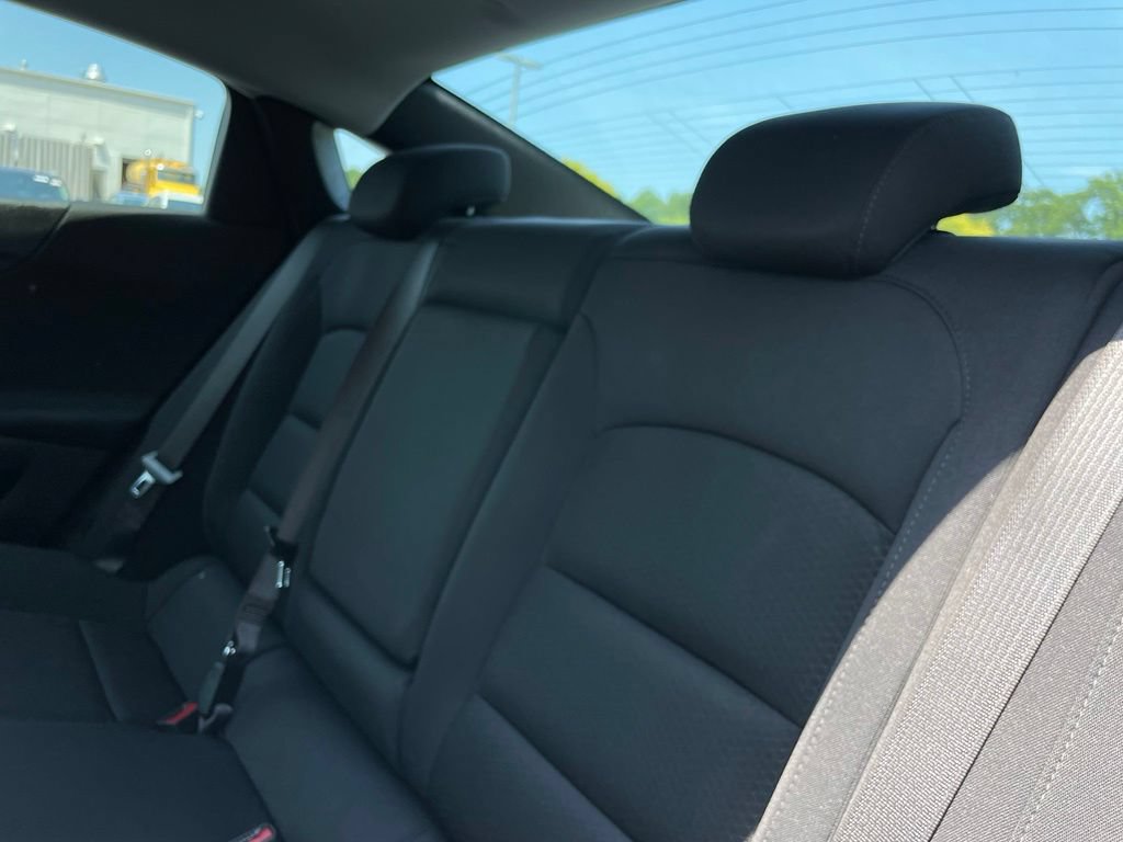 Used 2025 Chevrolet Malibu LT FWD image 40