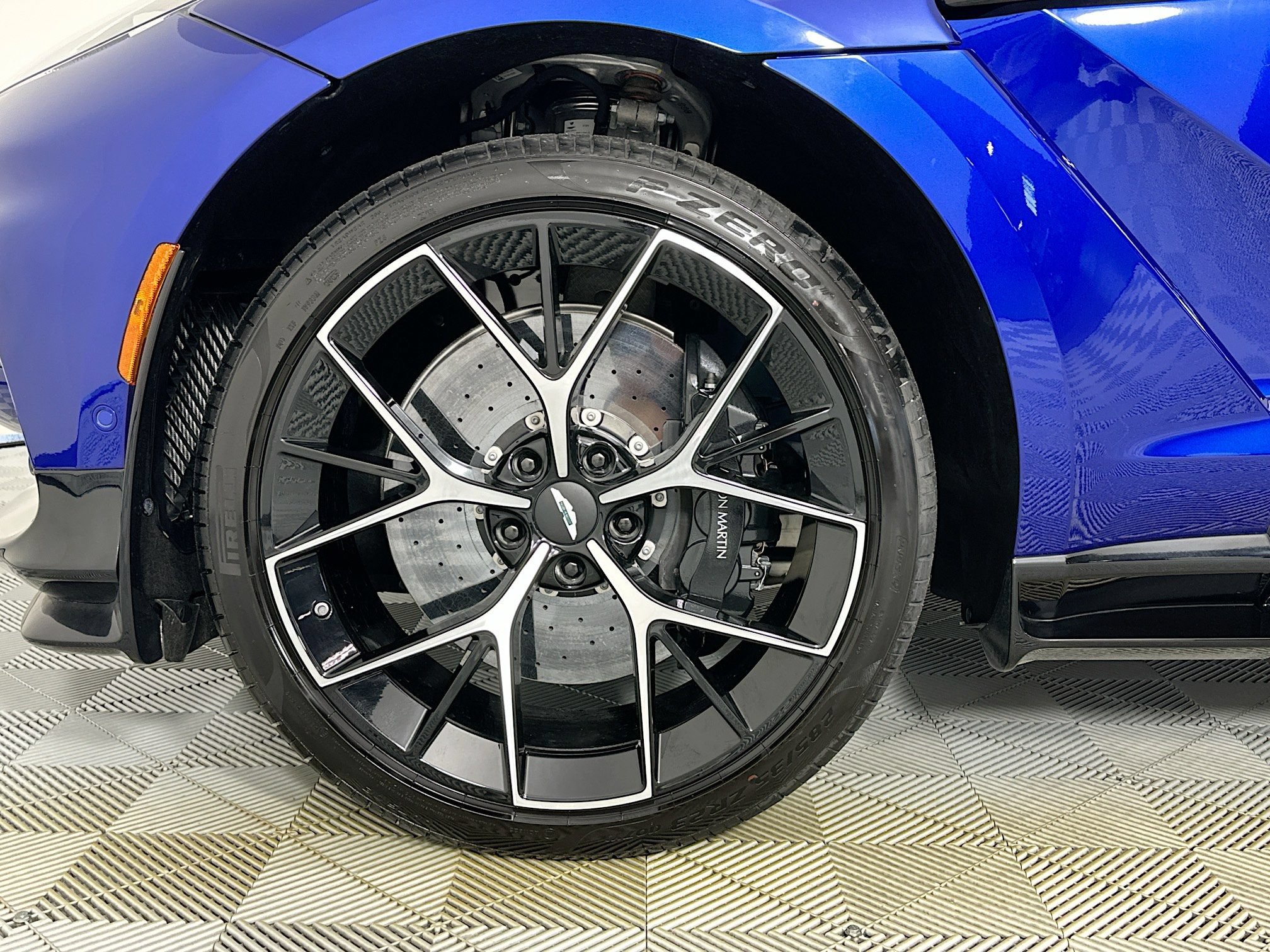 New 2026 Aston Martin DBX 707 AWD/4WD image 9
