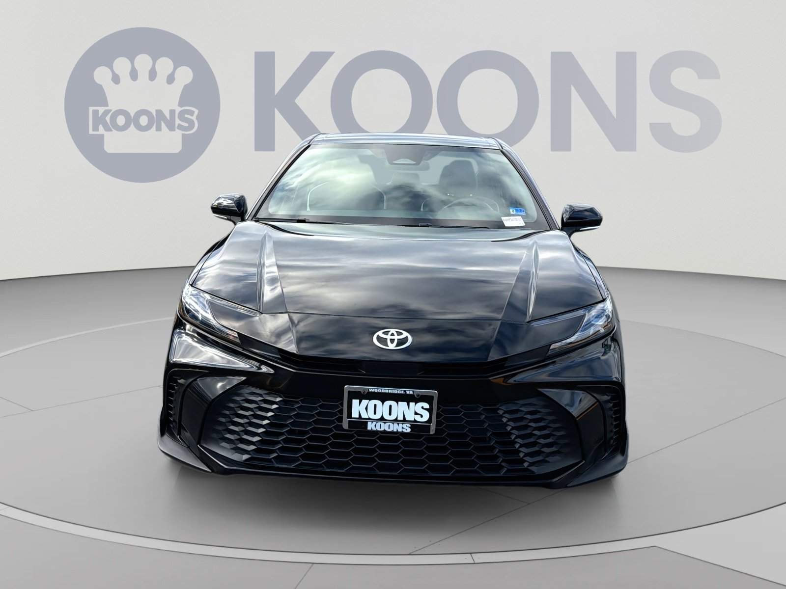 Used 2025 Toyota Camry SE FWD image 11