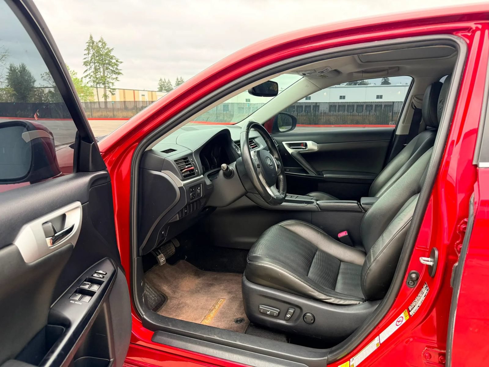 Used 2013 Lexus CT 200h w/ Premium Pkg w/Backup Camera FWD image 9