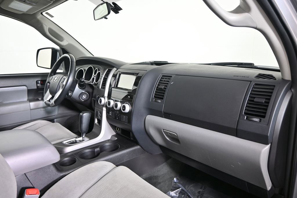 Used 2016 Toyota Sequoia SR5 AWD/4WD image 14
