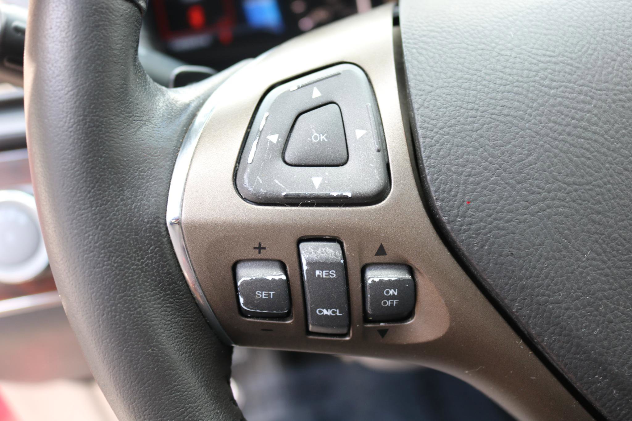 Used 2015 Lincoln MKX FWD w/ Walnut Swirl Wood Package image 18