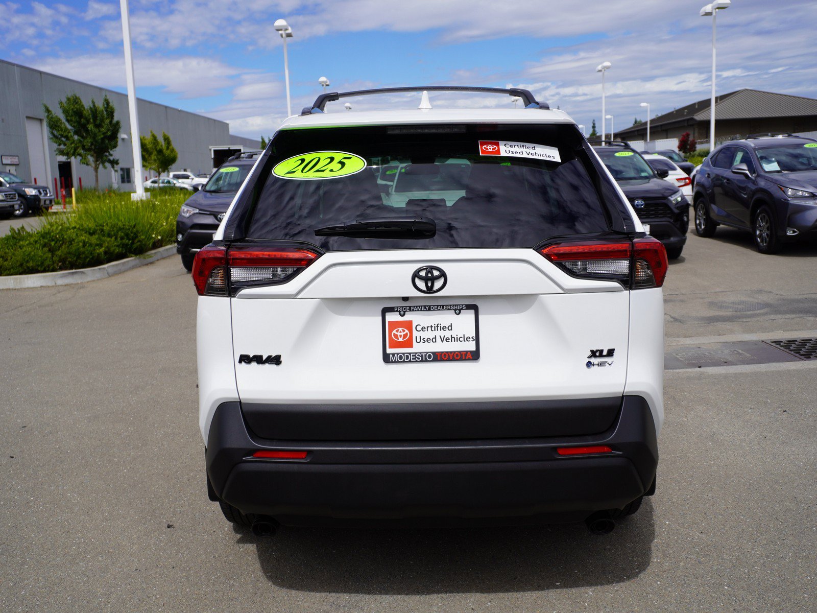 Used 2025 Toyota RAV4 XLE w/ Convenience Package AWD/4WD image 10
