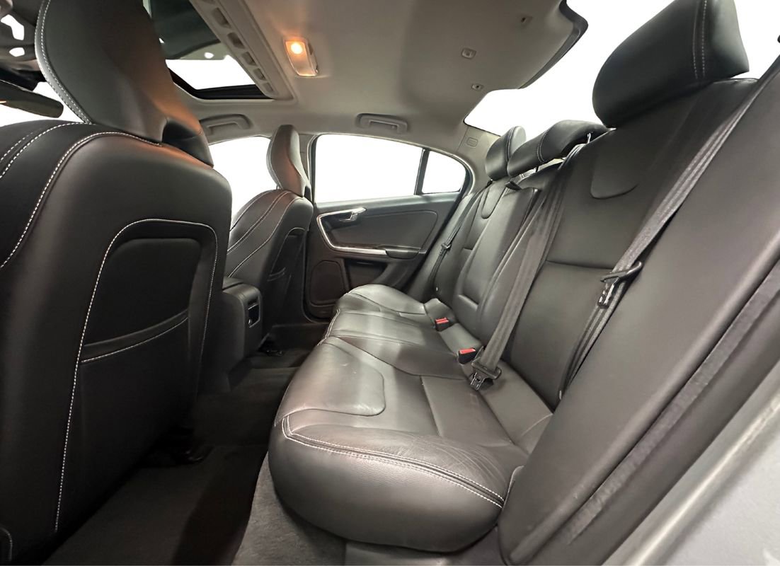 Used 2018 Volvo S60 T5 Dynamic w/ Vision Package image 13