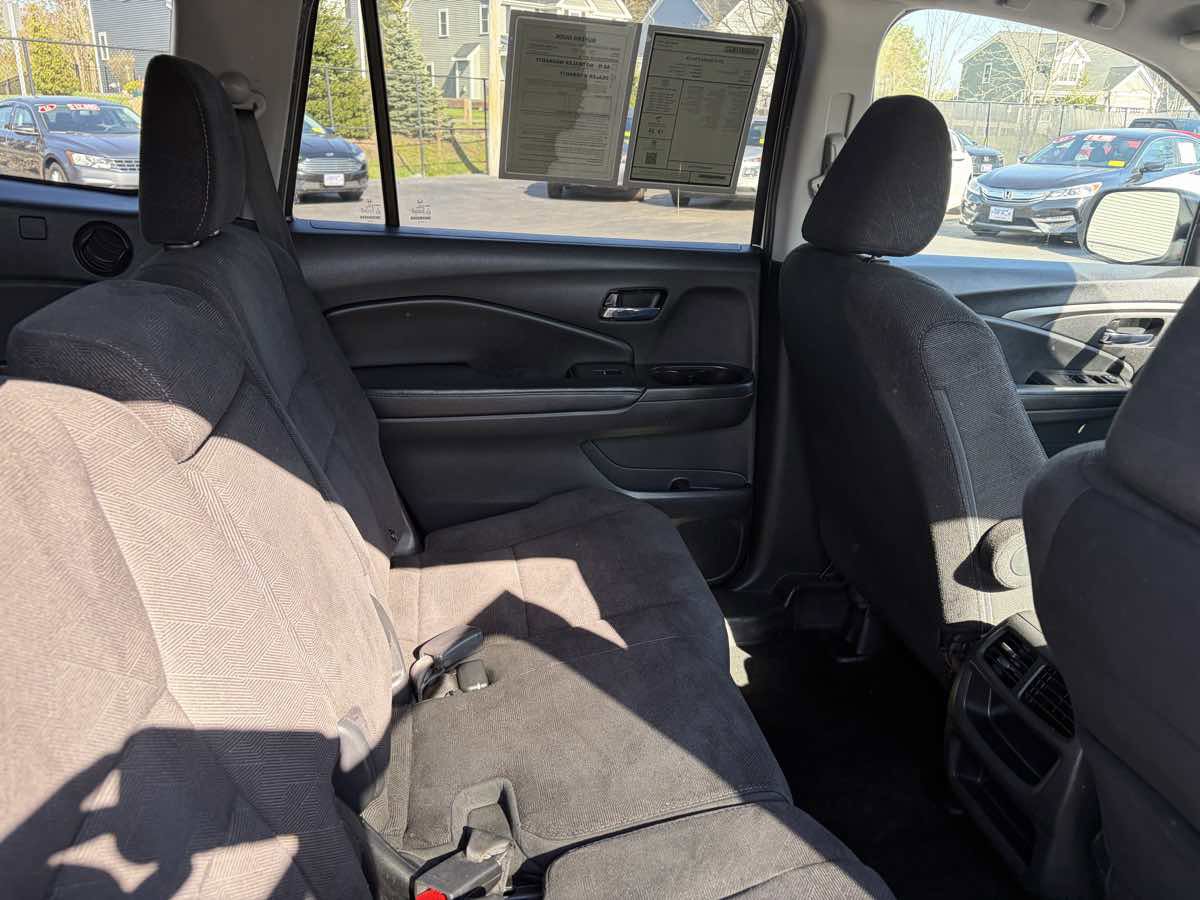 Used 2019 Honda Pilot LX image 24