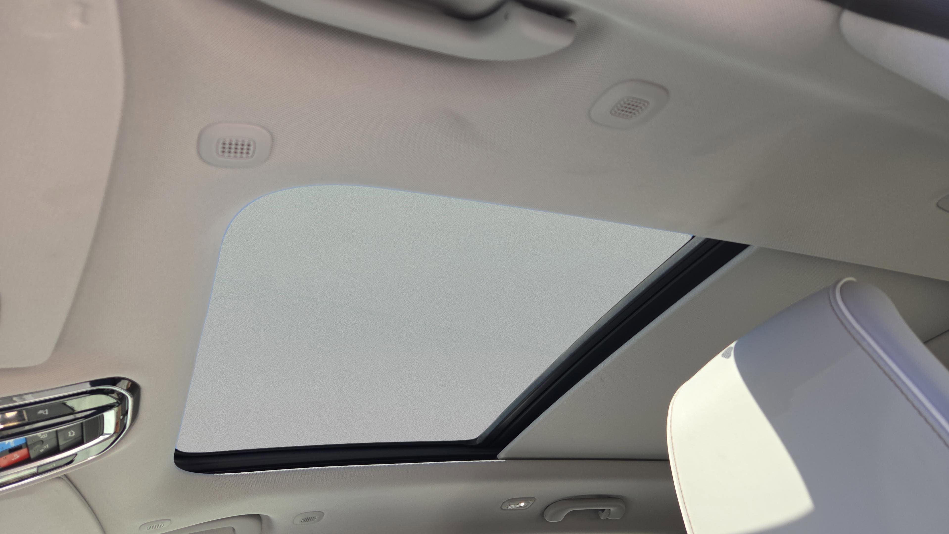 Used 2023 Jeep Grand Cherokee Overland w/ Adv Protech Group III image 34