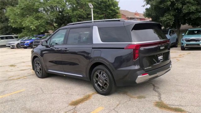 New 2026 Kia Carnival SX image 9