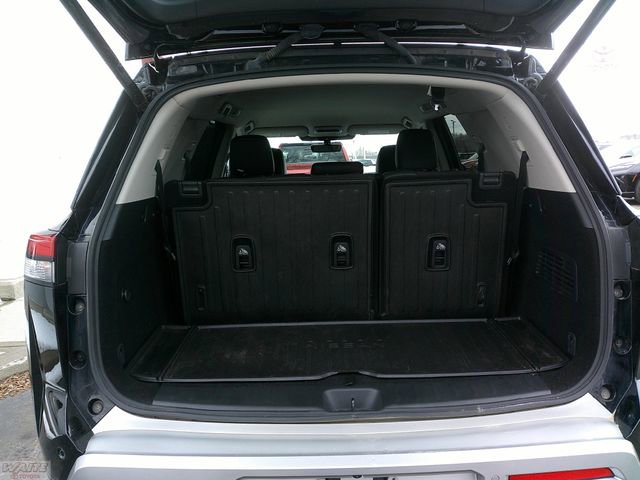 Used 2024 Nissan Pathfinder SL w/ Cargo Package image 28