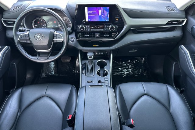 Used 2023 Toyota Highlander XLE FWD image 15
