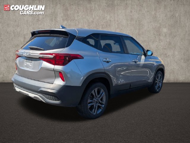 Used 2023 Kia Seltos LX AWD/4WD image 7
