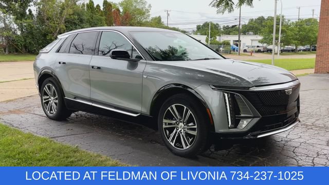 Used 2024 Cadillac Lyriq Luxury AWD/4WD image 2