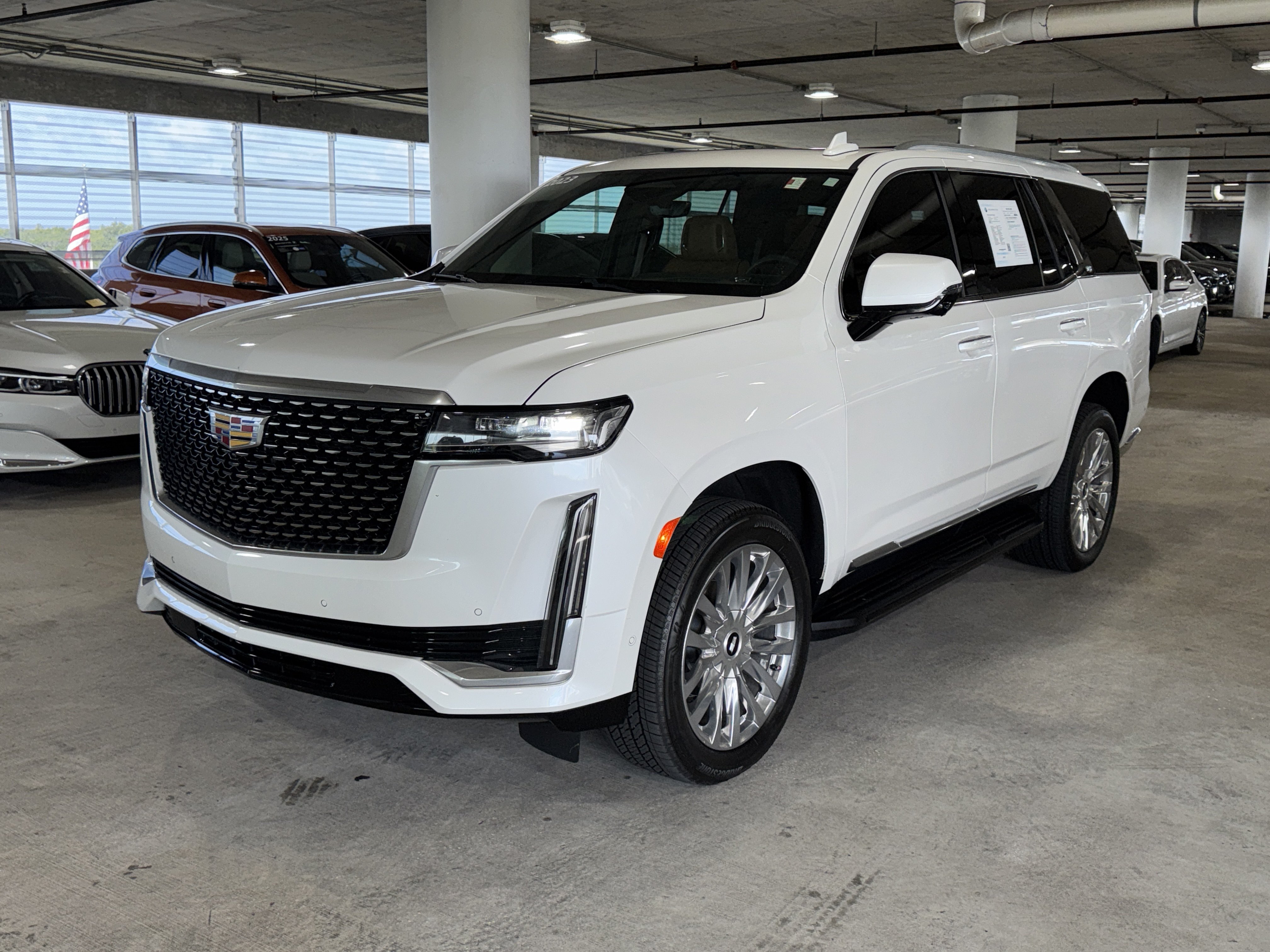 Used 2023 Cadillac Escalade Premium Luxury w/ LPO, Illumination Package AWD/4WD image 4