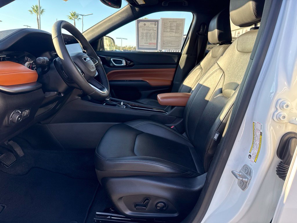Certified 2025 Jeep Compass Limited AWD/4WD image 13