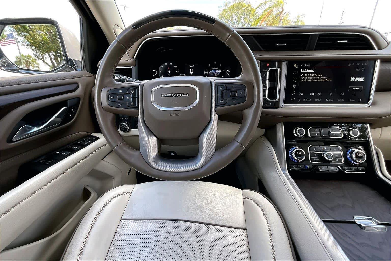 Used 2024 GMC Yukon Denali w/ Advanced Technology Package AWD/4WD image 9
