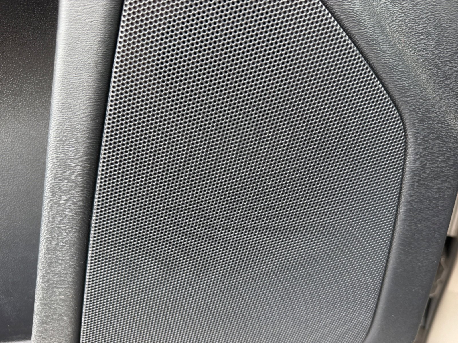 Used 2016 Volvo XC60 T5 Premier w/ Proximity Package image 26