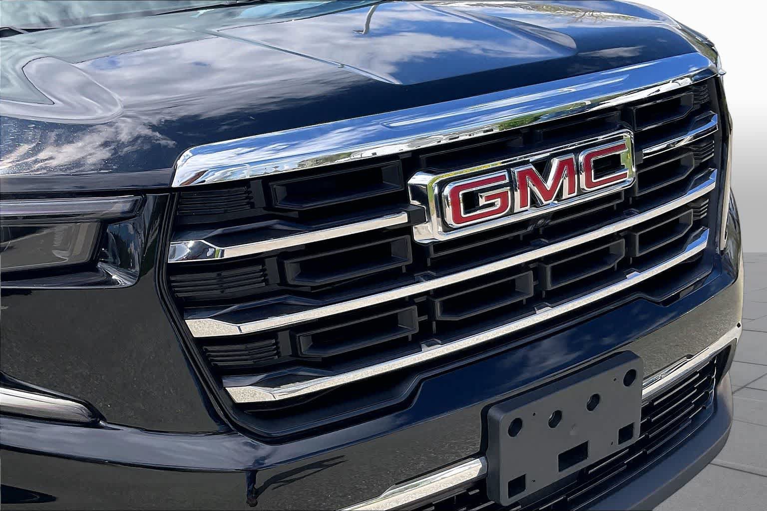 Used 2025 GMC Acadia Elevation AWD/4WD image 30