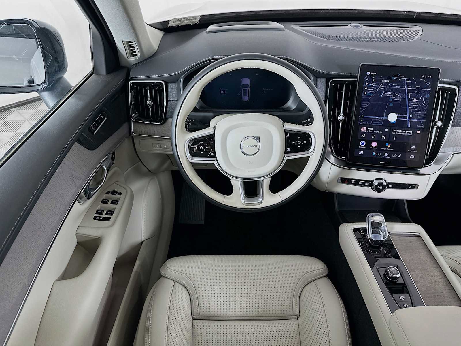New 2026 Volvo XC90 T8 Ultra w/ Protection Package image 21